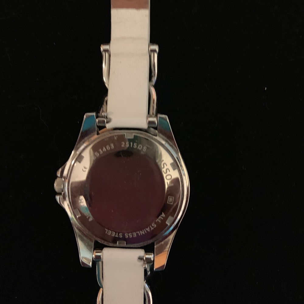 Fossil Watch - Picture 3 of 3